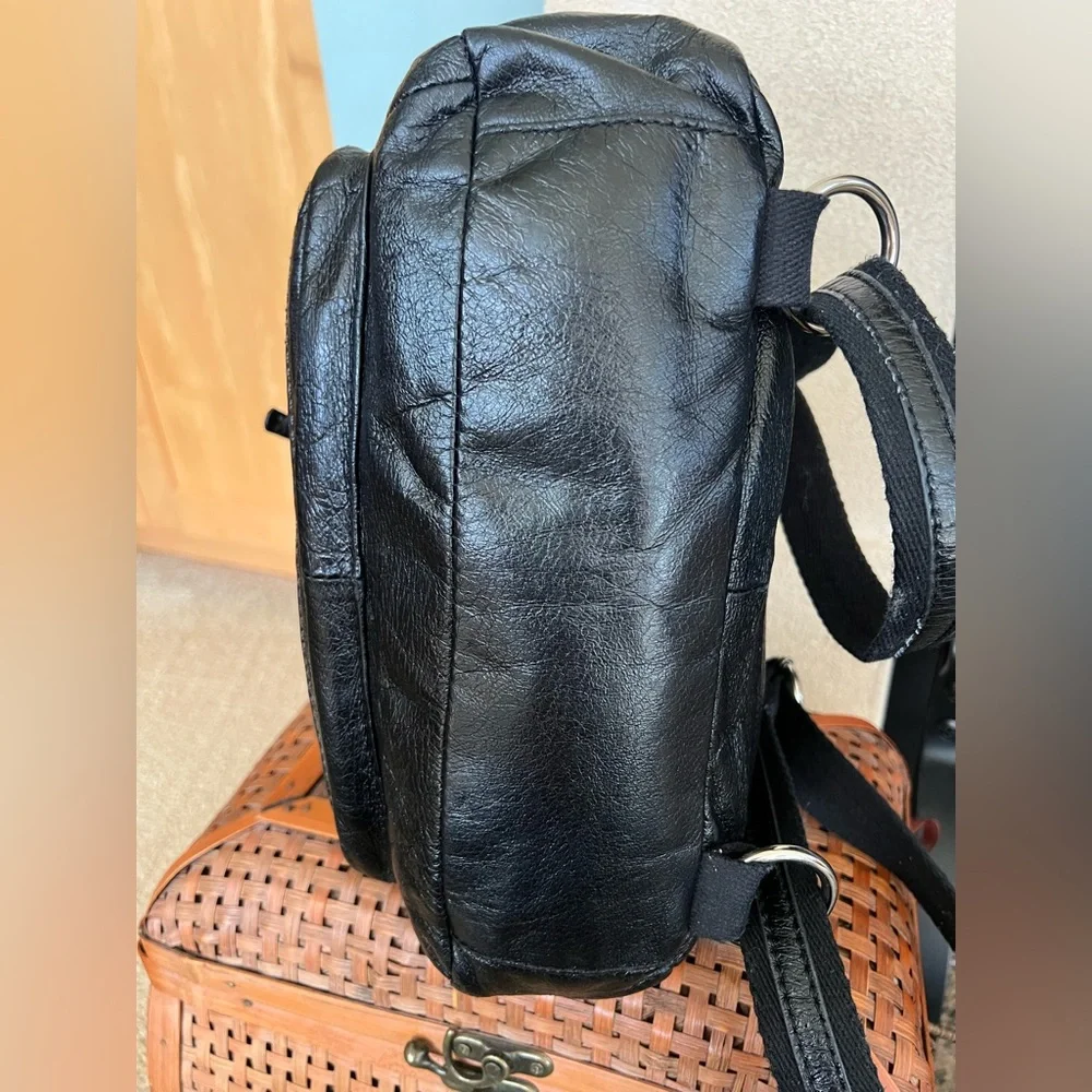 The Sak Ventura Convertible Black Pebbled Leather Backpack Crossbody Shoulder Ba